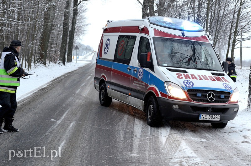 Wypadek na śliskiej drodze nr 509 zdjęcie nr 99937