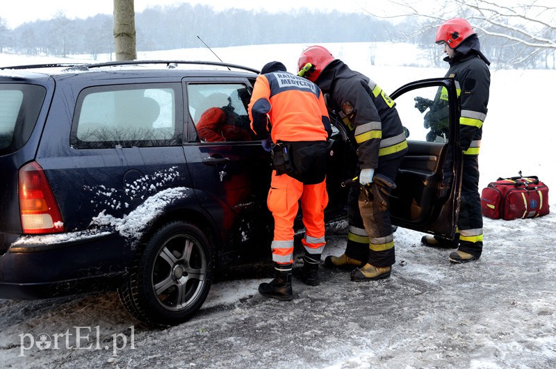 Wypadek na śliskiej drodze nr 509 zdjęcie nr 99938