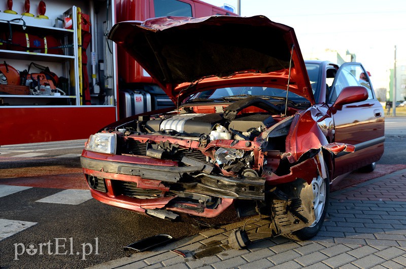 Wypadek na skrzyżowaniu ul. Ogólnej z Legionów zdjęcie nr 100150