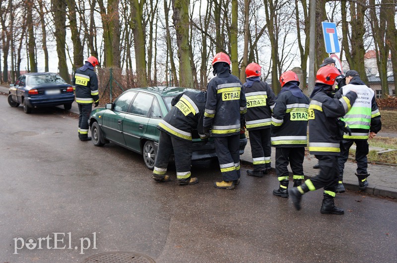 Zderzenie na Bema: karetka przyjechała aż z Młynar! zdjęcie nr 100682