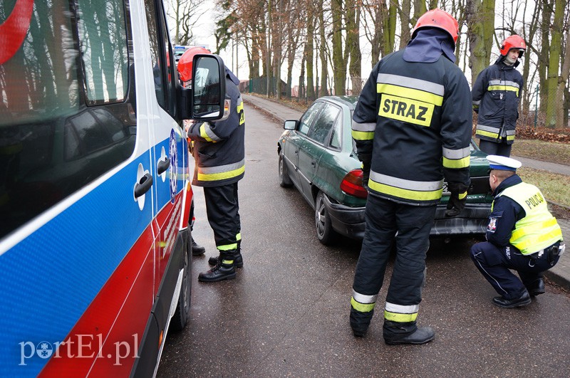 Zderzenie na Bema: karetka przyjechała aż z Młynar! zdjęcie nr 100688