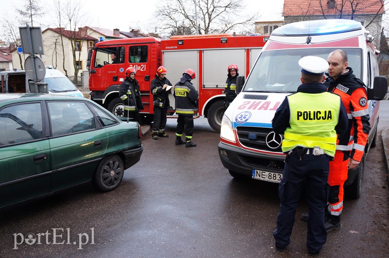 Zderzenie na Bema: karetka przyjechała aż z Młynar! zdjęcie nr 100687