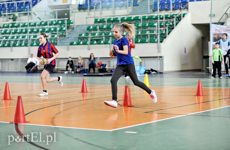 Dzieci zabijają nudę na sportowo zdjęcie nr 100866