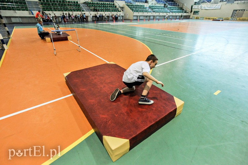 Dzieci zabijają nudę na sportowo zdjęcie nr 100851