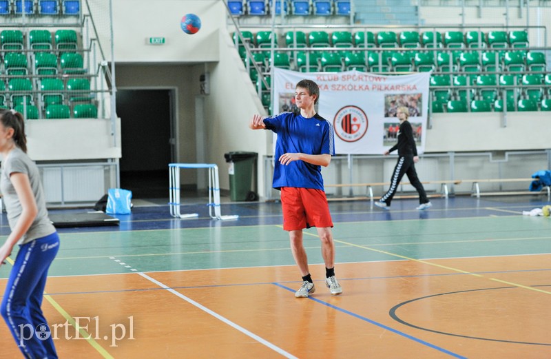 Dzieci zabijają nudę na sportowo zdjęcie nr 100864