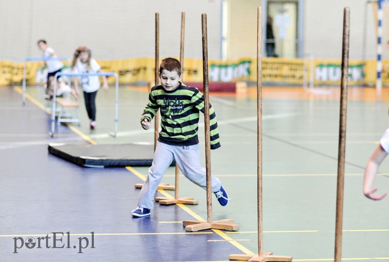 Dzieci zabijają nudę na sportowo zdjęcie nr 100849