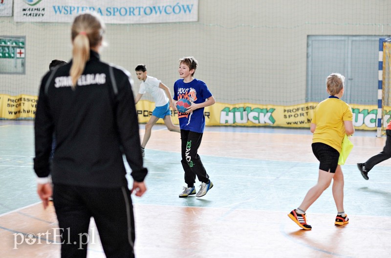 Dzieci zabijają nudę na sportowo zdjęcie nr 100863