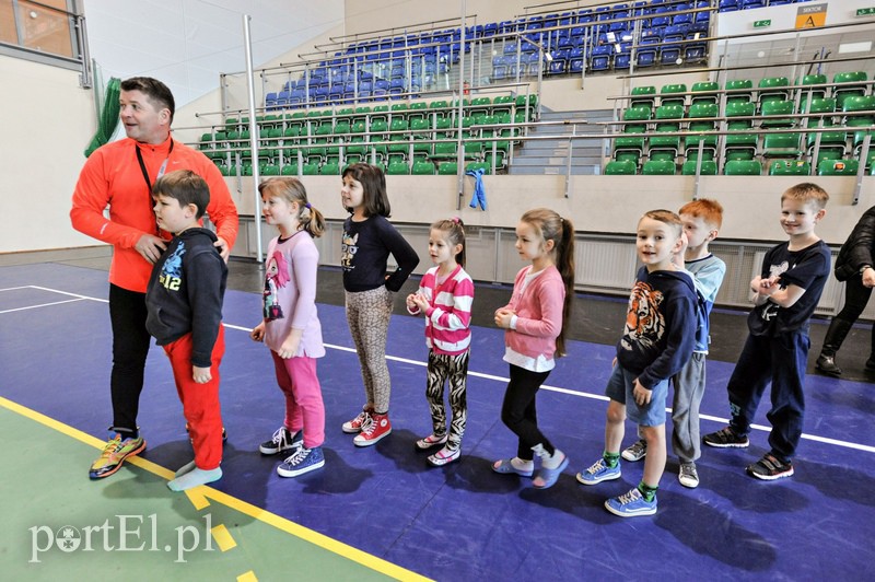 Dzieci zabijają nudę na sportowo zdjęcie nr 100852