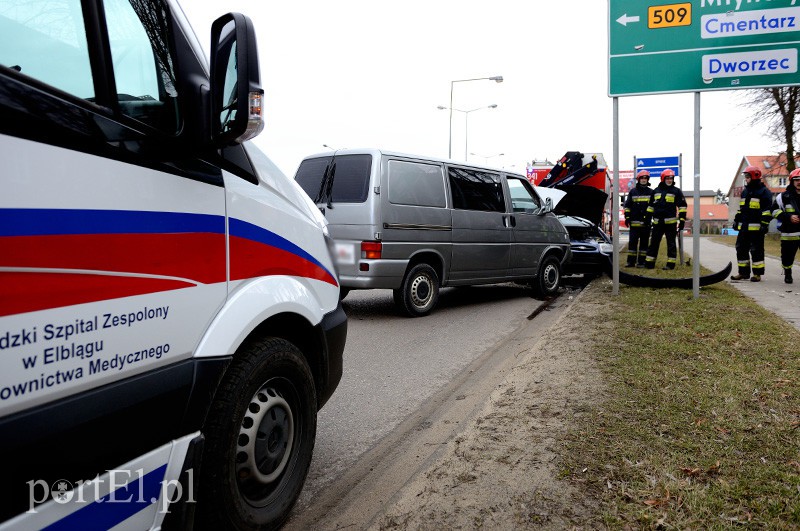 Kolejne zderzenie na feralnym skrzyżowaniu zdjęcie nr 102156