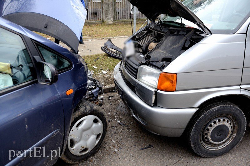 Kolejne zderzenie na feralnym skrzyżowaniu zdjęcie nr 102159