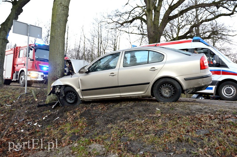 Wypadek na Fromborskiej: dwie osoby ranne zdjęcie nr 102328