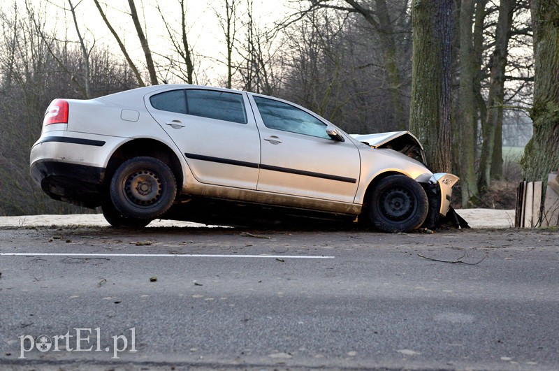 Wypadek na Fromborskiej: dwie osoby ranne zdjęcie nr 102332