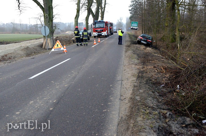 Wypadek na Fromborskiej: dwie osoby ranne zdjęcie nr 102335