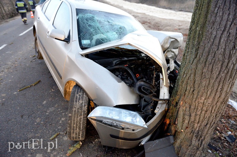Wypadek na Fromborskiej: dwie osoby ranne zdjęcie nr 102331