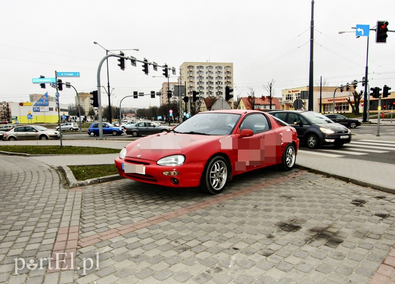  Parkują i reklamują – za jedno i drugie nie płacą zdjęcie nr 102393