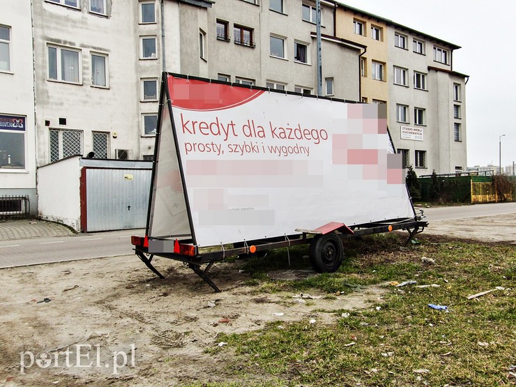  Parkują i reklamują – za jedno i drugie nie płacą zdjęcie nr 102396