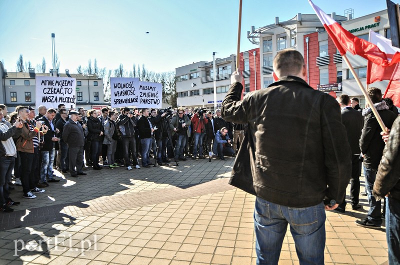 Korwin-Mikke: Bezrobocie można zlikwidować w kilka dni zdjęcie nr 102532