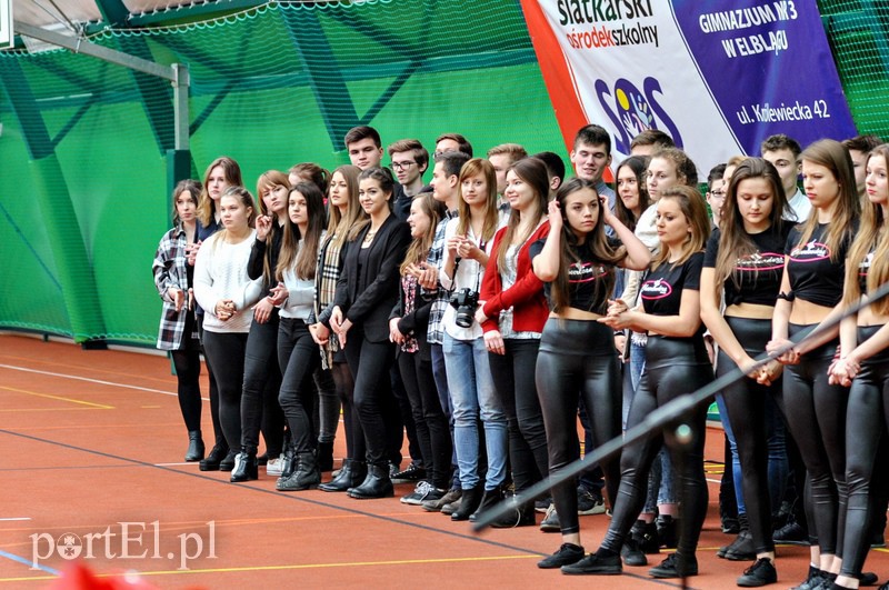 Zamiast skromnej sali nowoczesna hala zdjęcie nr 102680