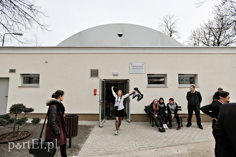 Zamiast skromnej sali nowoczesna hala zdjęcie nr 102694