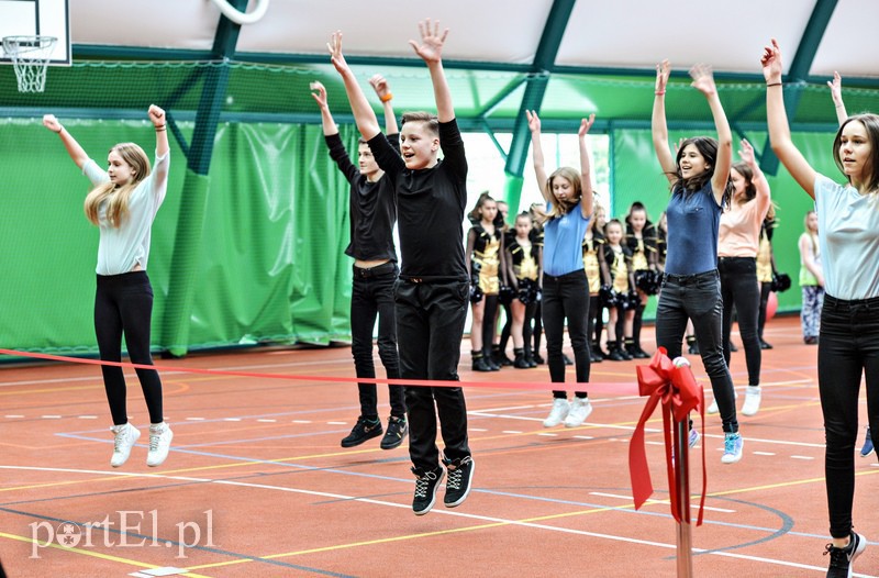 Zamiast skromnej sali nowoczesna hala zdjęcie nr 102675