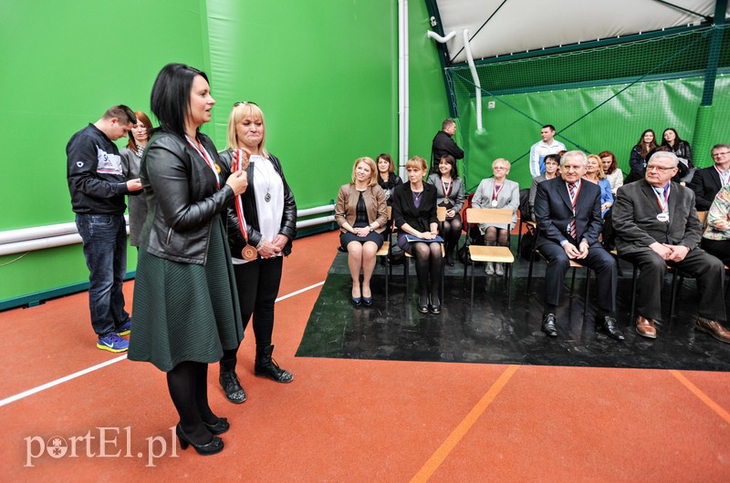 Zamiast skromnej sali nowoczesna hala zdjęcie nr 102693