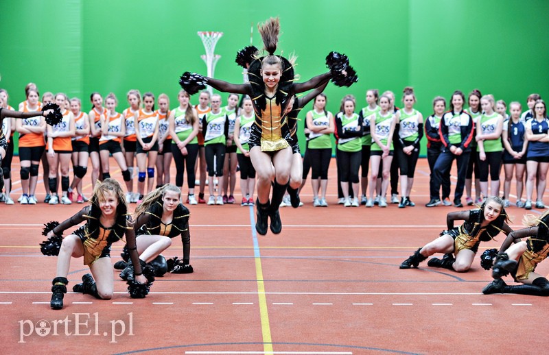 Zamiast skromnej sali nowoczesna hala zdjęcie nr 102684