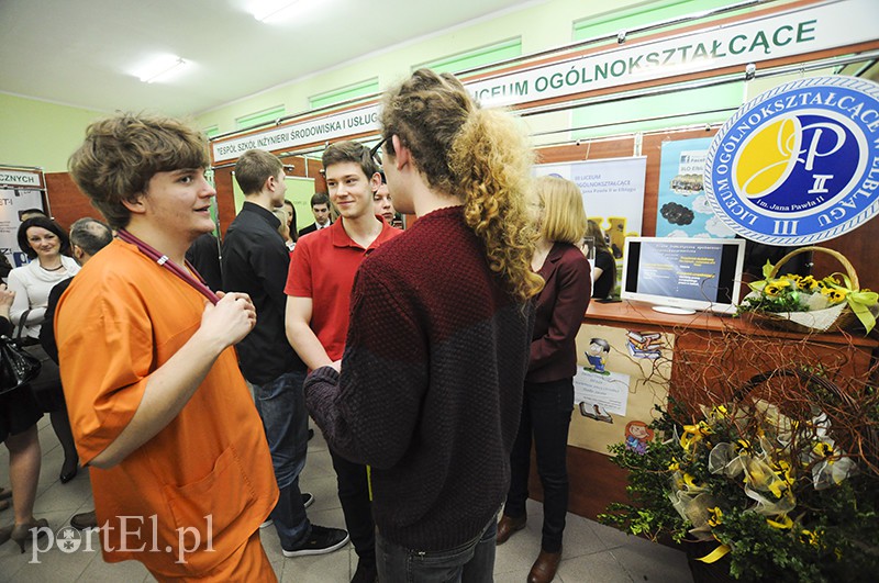 Życiowe wybory elbląskich gimnazjalistów, czyli targów szkół dzień pierwszy zdjęcie nr 102977