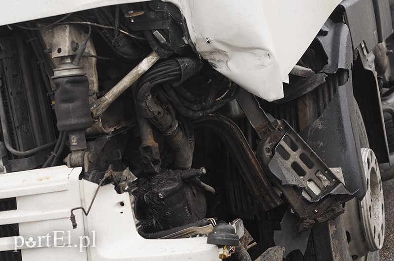  Ciężarówką wjechał w dwa auta zdjęcie nr 103073