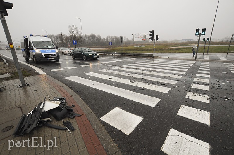  Ciężarówką wjechał w dwa auta zdjęcie nr 103068