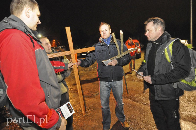 W błocie i w ciemnościach walczyli ze słabościami zdjęcie nr 103095