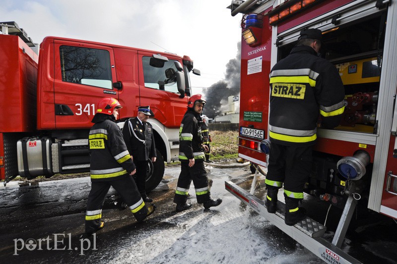  Płonie fabryka świec zdjęcie nr 103150