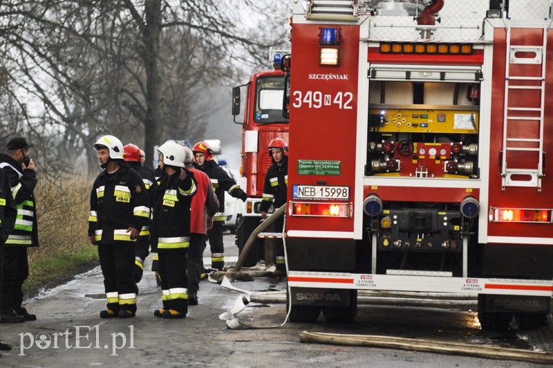  Płonie fabryka świec zdjęcie nr 103138