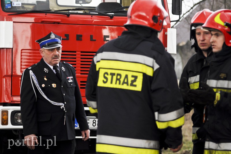  Płonie fabryka świec zdjęcie nr 103133