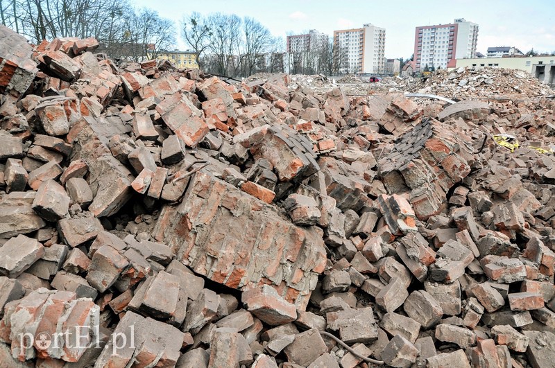 Wysadzili komin mleczarni. zdjęcie nr 103187
