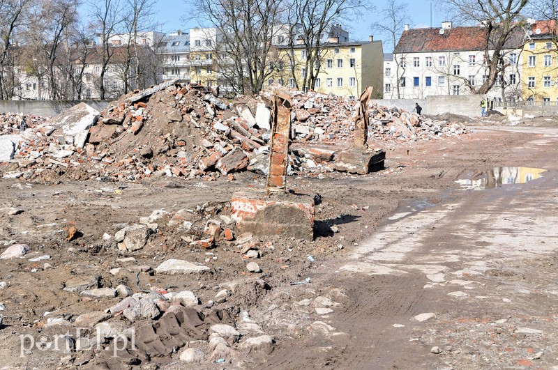Wysadzili komin mleczarni. zdjęcie nr 103165