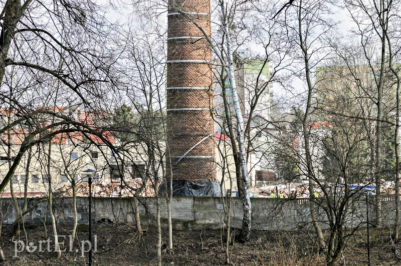 Wysadzili komin mleczarni. zdjęcie nr 103153