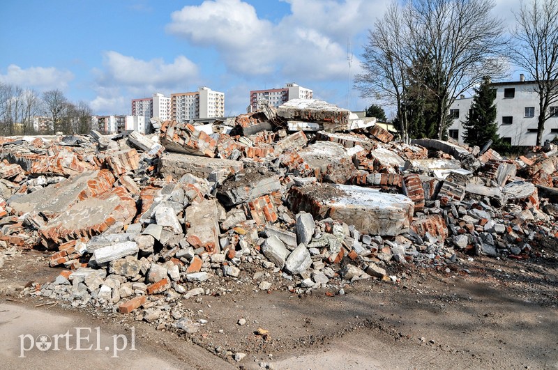 Wysadzili komin mleczarni. zdjęcie nr 103156