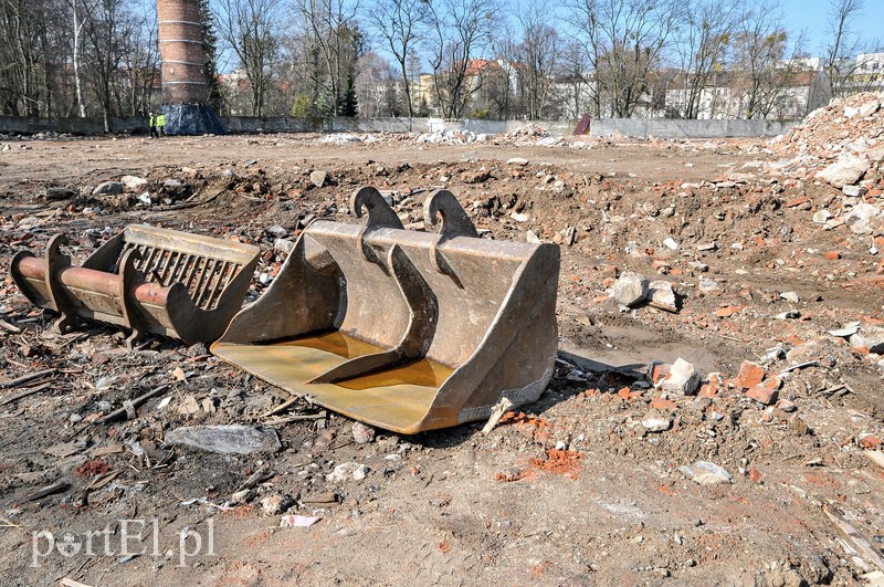 Wysadzili komin mleczarni. zdjęcie nr 103169