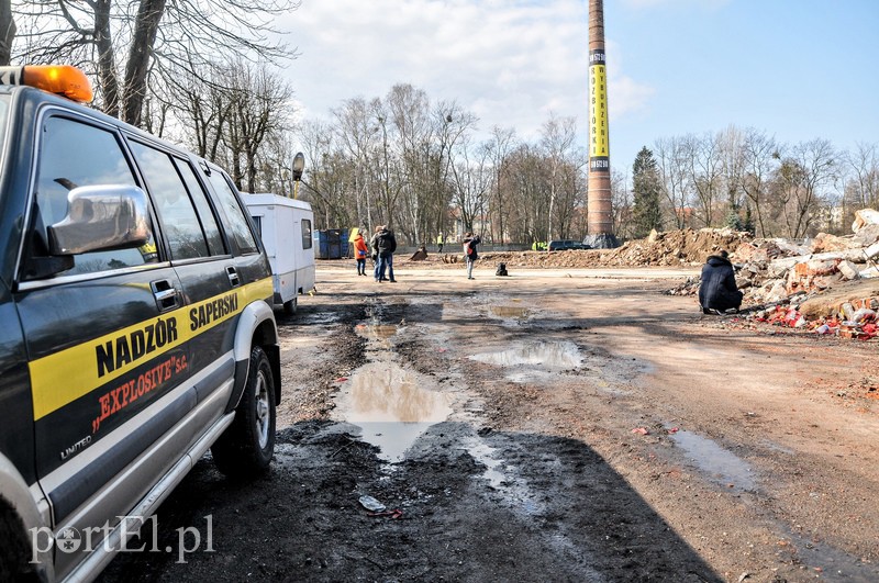 Wysadzili komin mleczarni. zdjęcie nr 103159