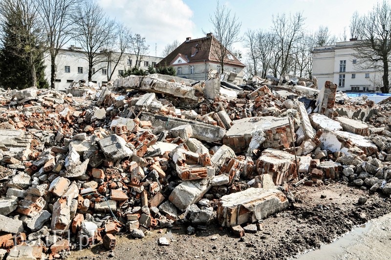 Wysadzili komin mleczarni. zdjęcie nr 103166