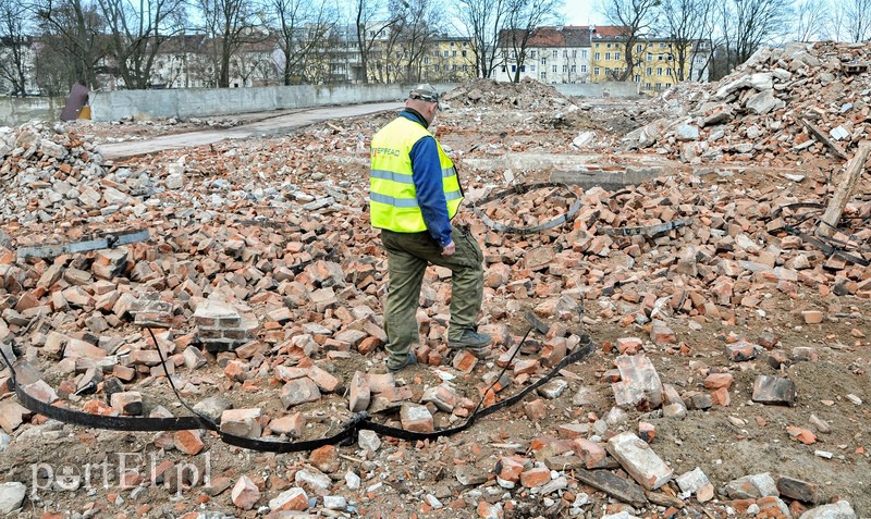 Wysadzili komin mleczarni. zdjęcie nr 103189