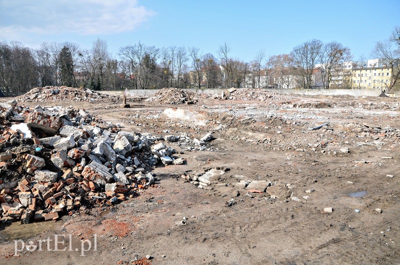 Wysadzili komin mleczarni. zdjęcie nr 103161