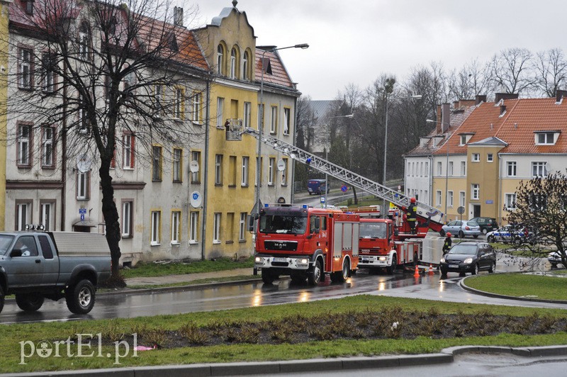 Ogień w mieszkaniu, lokator poparzony zdjęcie nr 103407