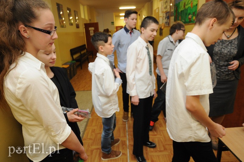  Szóstoklasiści piszą egzamin zdjęcie nr 103428