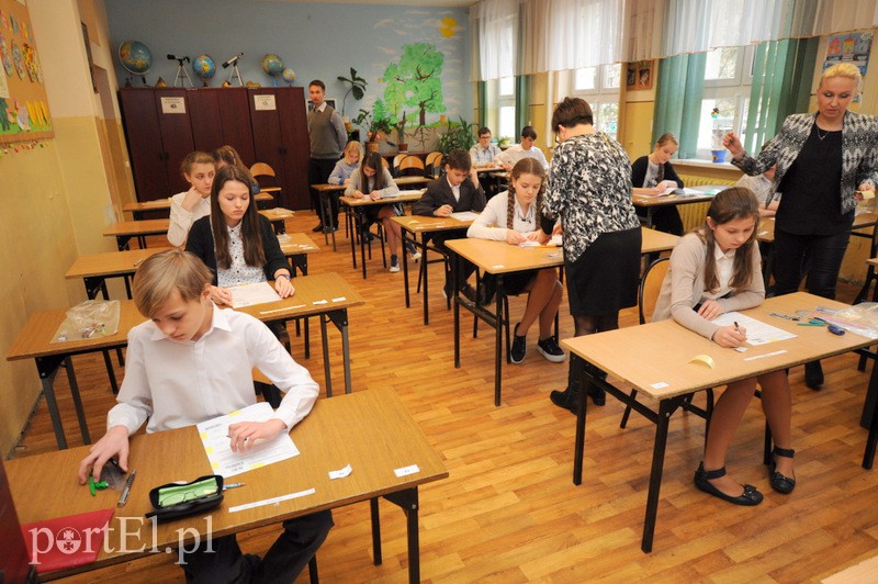  Szóstoklasiści piszą egzamin zdjęcie nr 103439