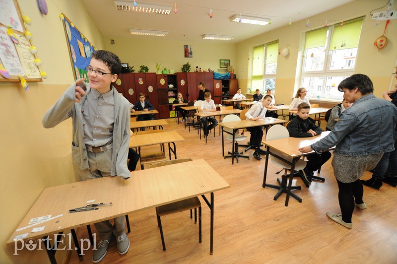  Szóstoklasiści piszą egzamin zdjęcie nr 103429