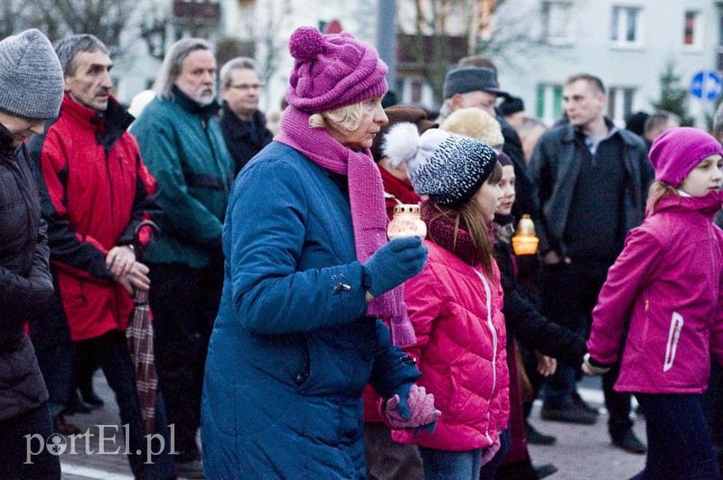 Procesja Drogi Krzyżowej przeszła ulicami miasta zdjęcie nr 103459