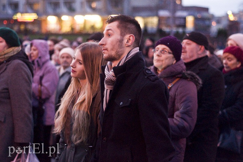 Procesja Drogi Krzyżowej przeszła ulicami miasta zdjęcie nr 103470