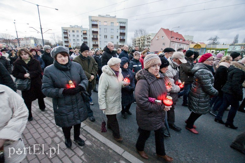 Procesja Drogi Krzyżowej przeszła ulicami miasta zdjęcie nr 103463
