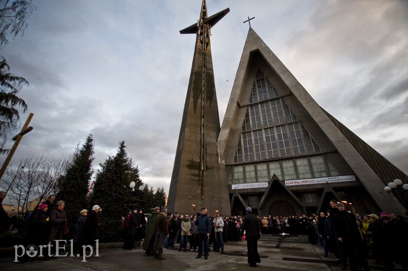 Elbląg Procesja Drogi Krzyżowej przeszła ulicami miasta
